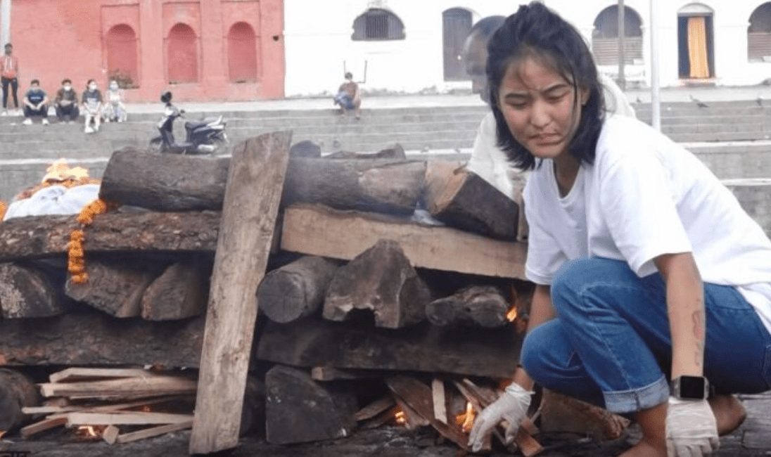 The 18-Year-Old, Sapana Roka Magar Has Been Conducting The Last Rites Of 100S Of  Unidentified And Abandoned Deceased Bodies In Nepal