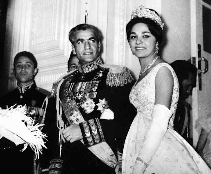 Iran'S Last Shah Mohammad Reza Pahlavi And His Wife Farah Diba Pose For A Photograph During Their Wedding Celebrations In Tehran On December 21, 1959
