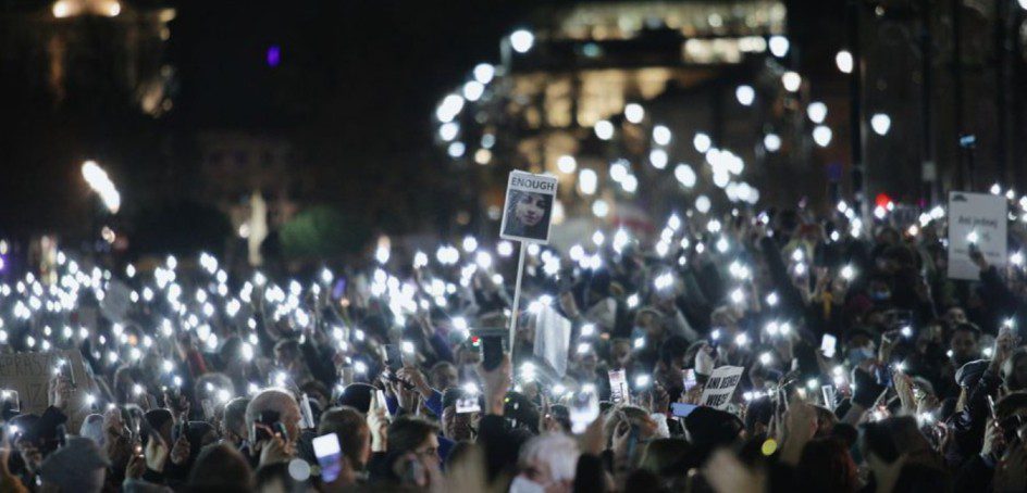 Poles Protest Against Strict Abortion Law After Pregnant Woman Dies