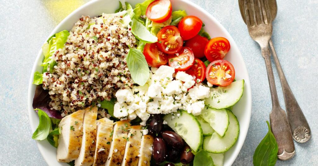 Quinoa Salad With Grilled Chicken And Veggies