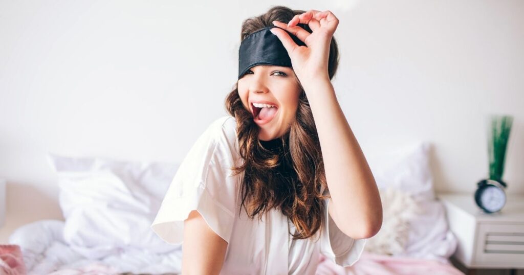 The Sleep Hack That Will Finally Give You Glowing Skin (Science-Backed!)