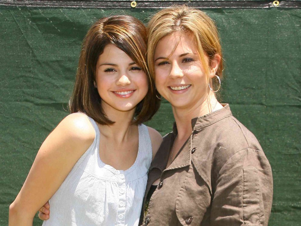 Selena Gomez’s Early Life: From Small-Town Texas To Big Dreams 2 Image 25