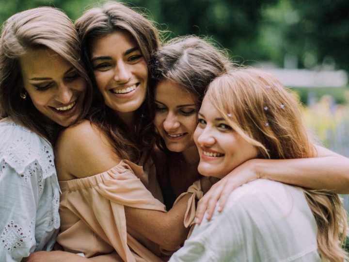 10 Habits Of Emotionally Strong Women