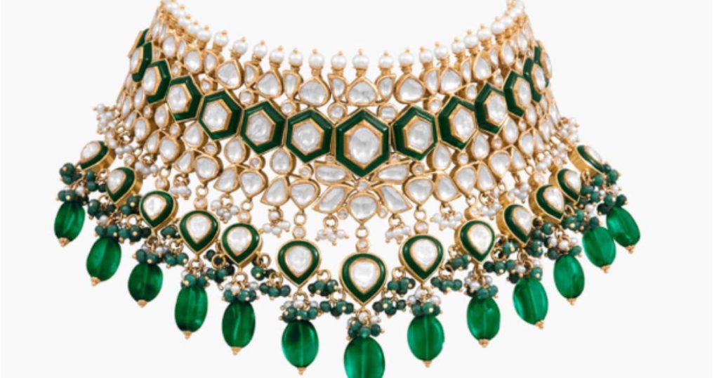 Jewelry Trends 2025: From Temple Gold To Minimalist Modern 6 Emerald