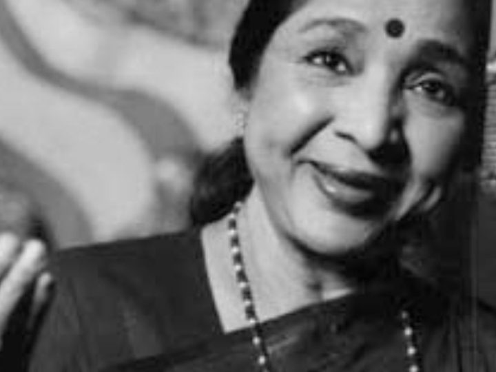 Top 15 All-Time Hits Of Asha Bhosle (Asha Tai)