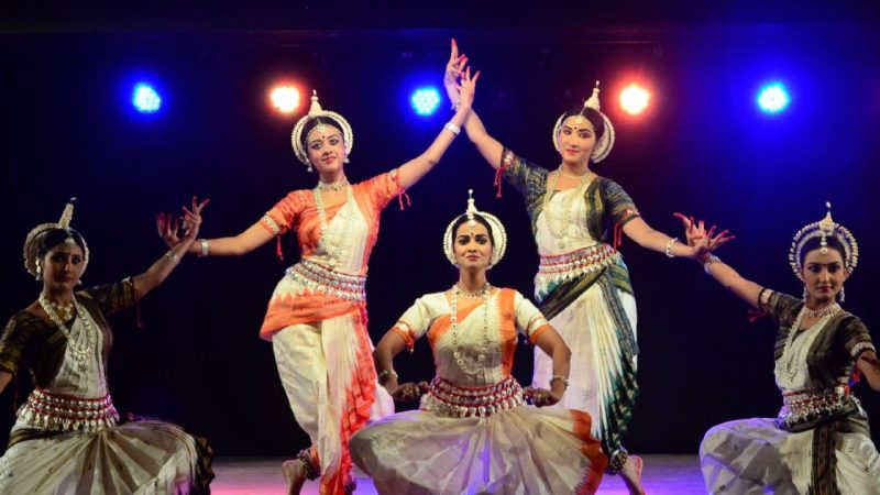 Are There Any Outdoor Dance Or Music Performances At India Habitat Centre Or Iic For The Weekend Of April 25-26, 2026?