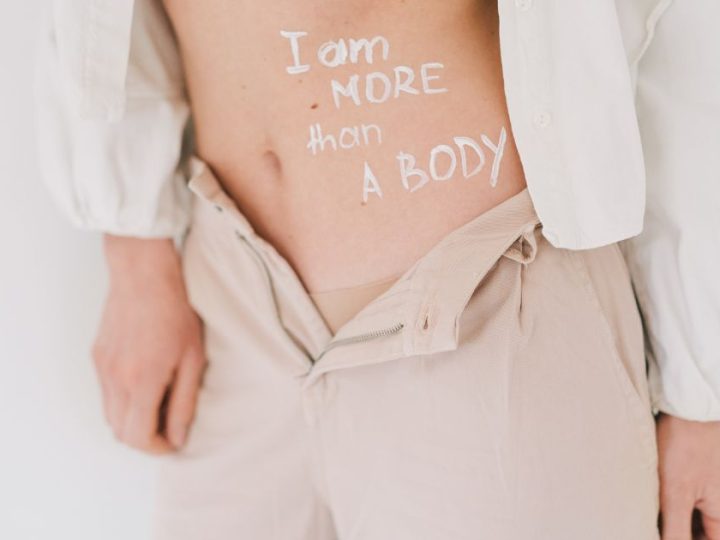 51 Things Every Woman Needs To Know, Learn, And Accept About Her Body: A Gentle Guide To Body Positivity, Self-Love, And Confidence