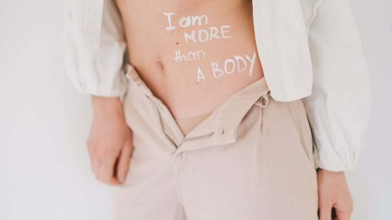 51 Things Every Woman Needs To Know, Learn, And Accept About Her Body: A Gentle Guide To Body Positivity, Self-Love, And Confidence