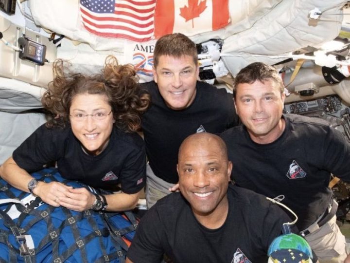 Artemis Ii Orion Capsule Splashes Down, Ending Historic 10-Day Moon Flyby