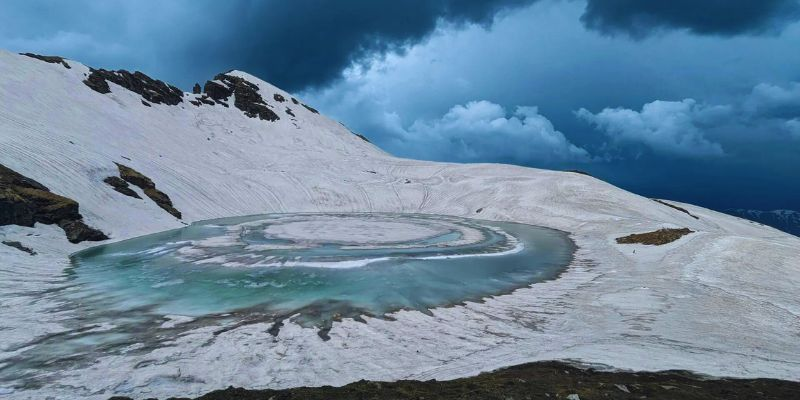 The Mystical Lakes Of The Himalayas Locals Fear After Dark: What Lives In The Water When The Sun Goes Down 5 Image 110