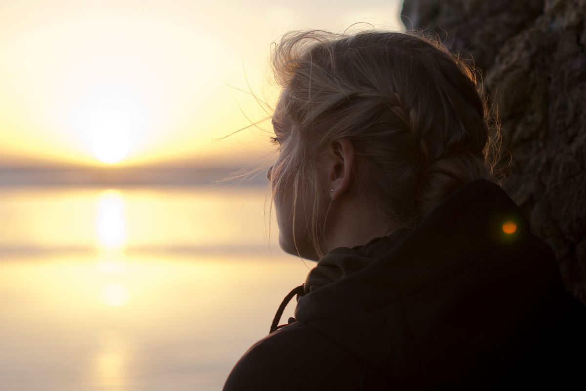 10 Signs You’Re Emotionally Strong (And Why It Scares People)