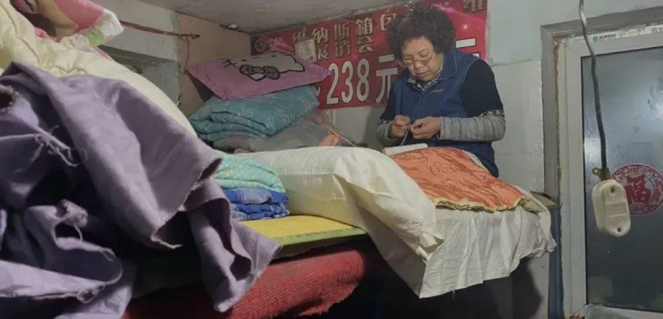 Women Who Live In A 1-Dollar Motel