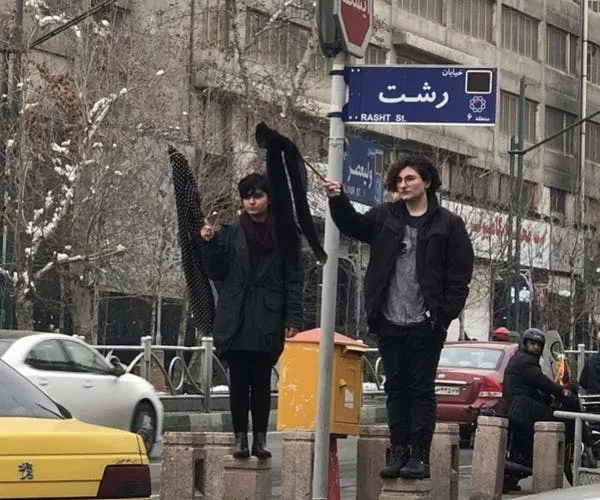 Iranian Women Through History 11 Women Have Been Climbing On Platforms To Protest Compulsory Hijab. (White Wednesday Campaign/@Masihpooyan)