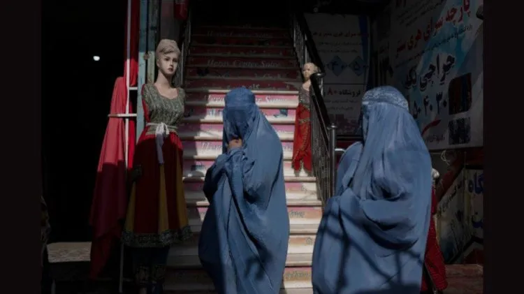 Taliban Imposes Ban On Women Visiting Male Doctors In Afghanistan'S Balkh Province 2 Un: Taliban Aiming To Exclude Women, Girls From Public Life