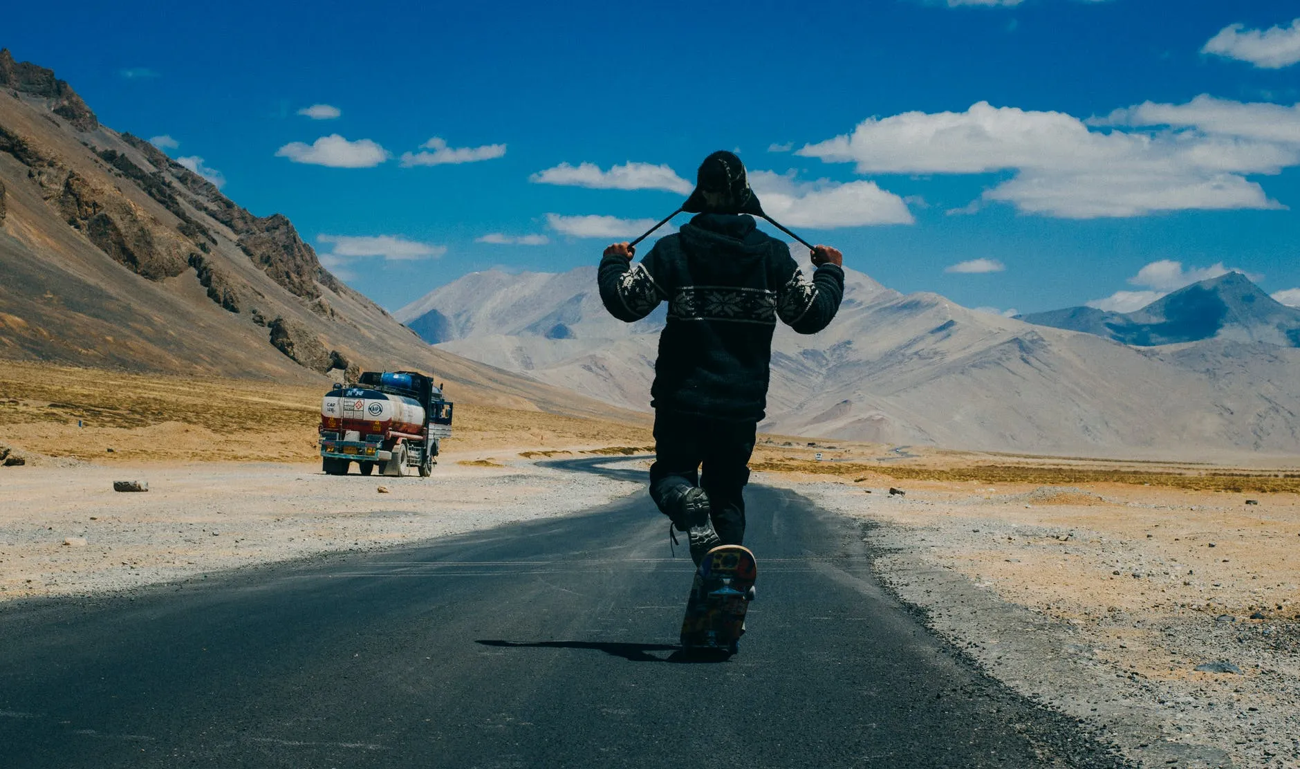 11 Best Solo Travel Destinations For Women In India 3 Person Walking While Holding His Hat Strap