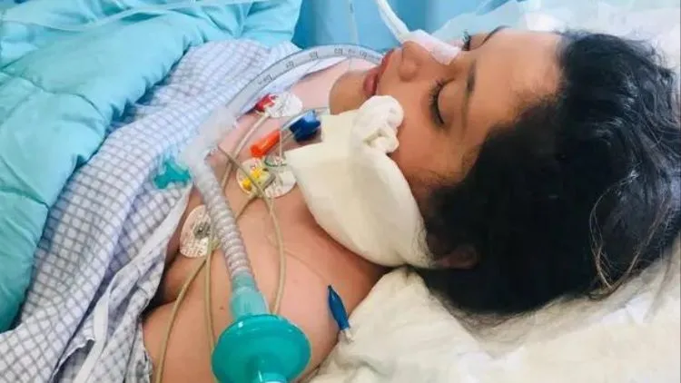 Young Women Across Iran Demonstrate Against The Government For A Fifth Week, Chanting &Quot;Guns, Tanks, And Mullahs Must Go&Quot; 3 Mahsa Amini 22 Dies After Being Beaten By Morality Police Over Hijab Row