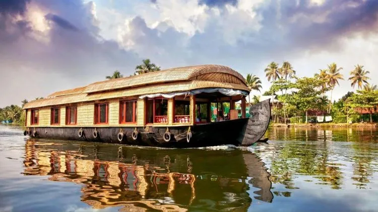 Top 7 Quintessential Houseboat Experience In India That You Must Not Miss