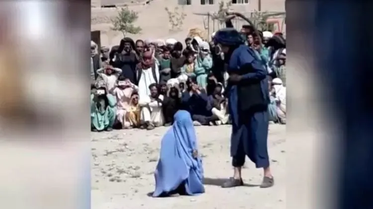 Three Women Publicly Flogged In Afghanistan 2 Taliban Admits Whipping 10 Men And 9 Women In Public