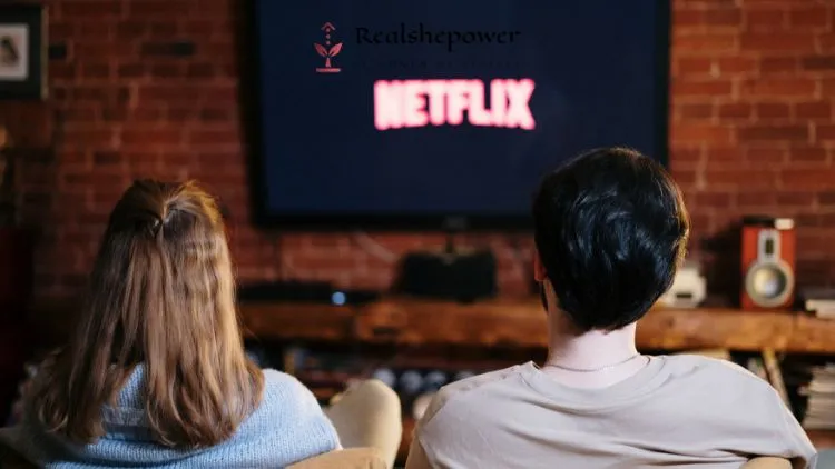 Bring Back The Romance: 10 Old-School Ideas For An Unforgettable Valentine'S Day 11 Movie Night Couple Rsp