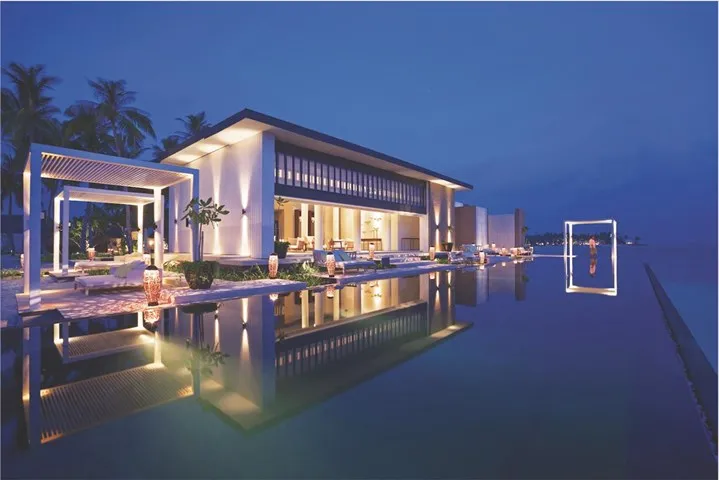 5 Dreamy Luxury Hotels For An Unforgettable Escape 4 3. Cheval Blanc Randheli, Maldives: