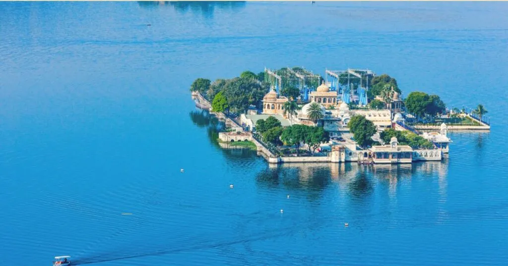 Udaipur: Unveiling The City Of Lakes' Enchanting Embrace (10 Unforgettable Experiences) 2 Lake Pichola