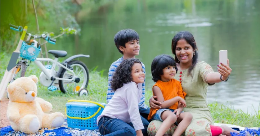 Top 10 Quirky Ways To Celebrate Mother'S Day In Delhi! Time To Ditch The Daal Makhani 4 Recreate Your Childhood Picnic