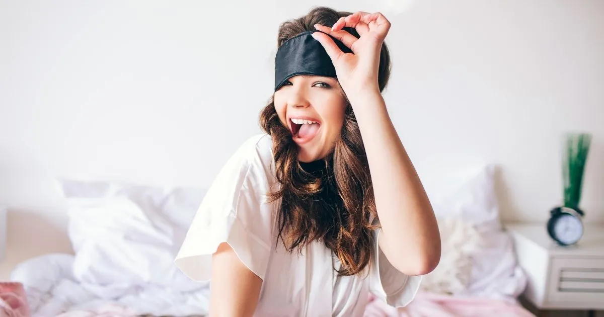 The Sleep Hack That Will Finally Give You Glowing Skin (Science-Backed!)
