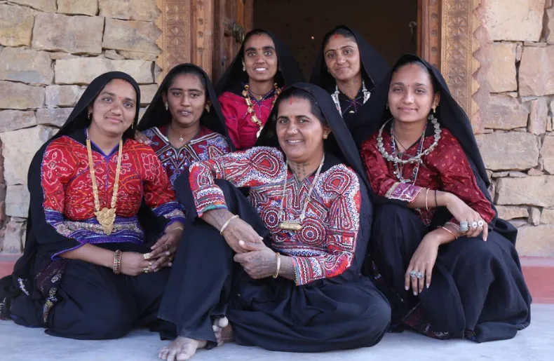 From Nomadic Girl To Queen Of Kutch: How Pabiben Rabari Transformed Traditional Embroidery Into A Global Empowerment Movement 4 Pabi Ben