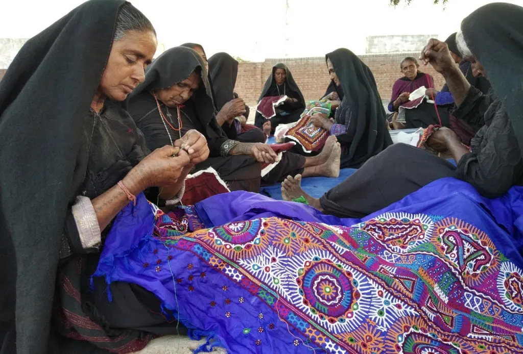 From Nomadic Girl To Queen Of Kutch: How Pabiben Rabari Transformed Traditional Embroidery Into A Global Empowerment Movement 6 Pabi Ben