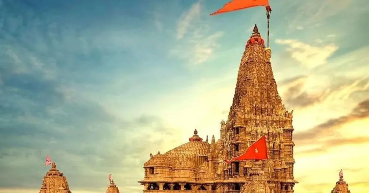 Dwarkadhish Temple, Gujarat: Discover The Ancient Marvel 1 Dwarkadhish Temple, Gujarat: Discover The Ancient Marvel