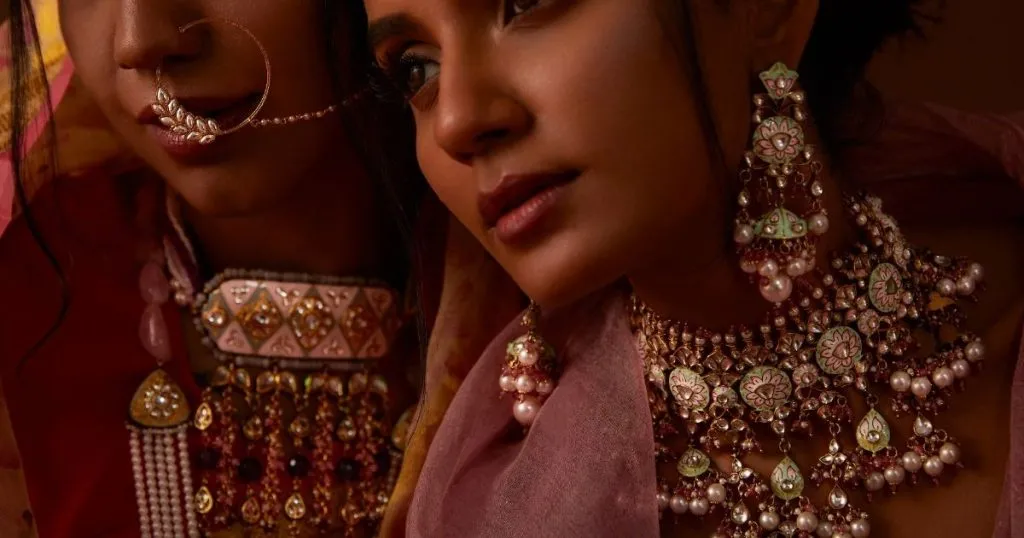 Ethnic Elegance: Modern Twists On Traditional Wear 5 Statement Jewelry