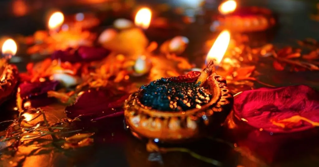 6 Unique Ideas To Light Up Your Home With Diyas And Candles 3 Where To Buy Unique Diyas And Candles
