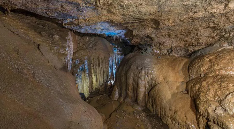 8 Unexplored Adventure Destinations In India For Thrill Seekers 7 Siju Caves
