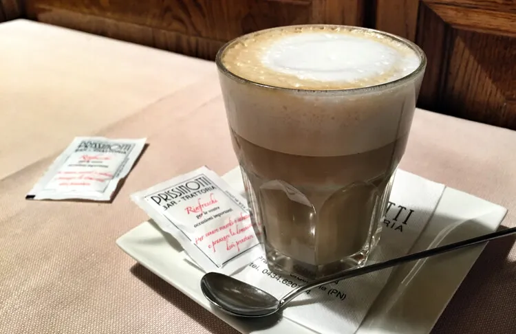 Best Italian Coffees You Can Brew At Home (No Fancy Barista Skills Needed) 4 Caffè Latte