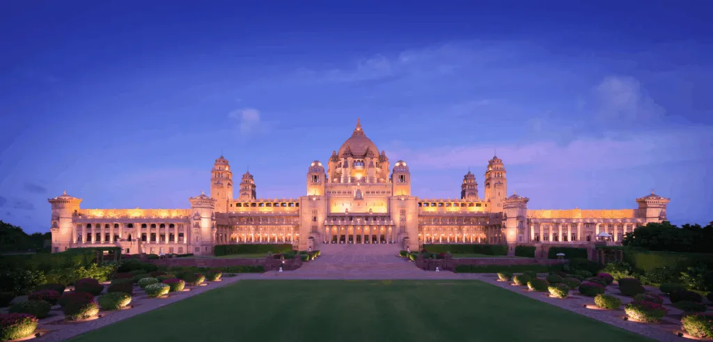 Lavish Luxury Stays In India