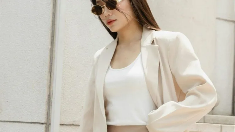 Why Some Women Always Look Classy (Even Without Designer Clothes)