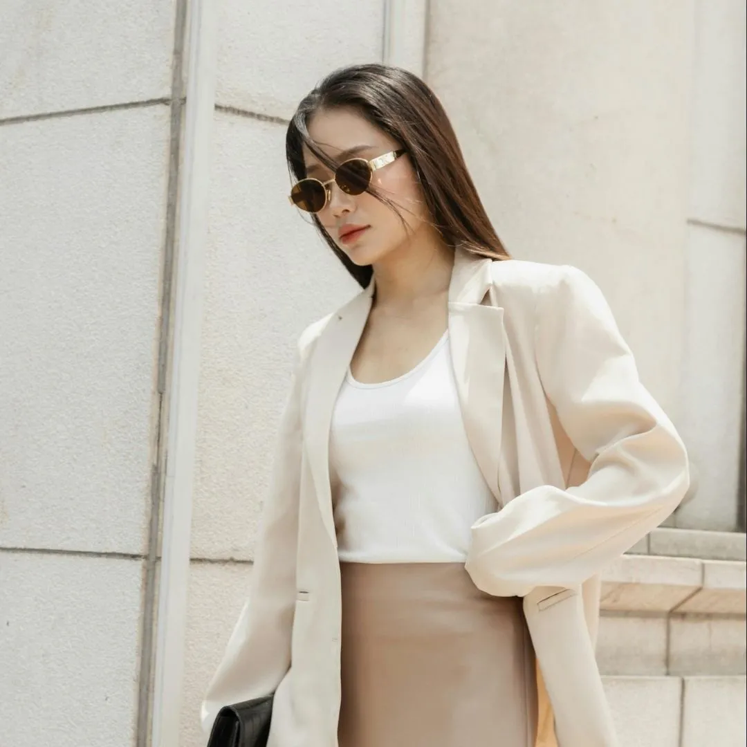 Why Some Women Always Look Classy (Even Without Designer Clothes)