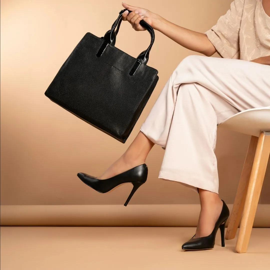 Minimalist Fashion For Indian Women: How To Look Elegant Every Day 1 Minimalist Fashion For Indian Women: How To Look Elegant Every Day