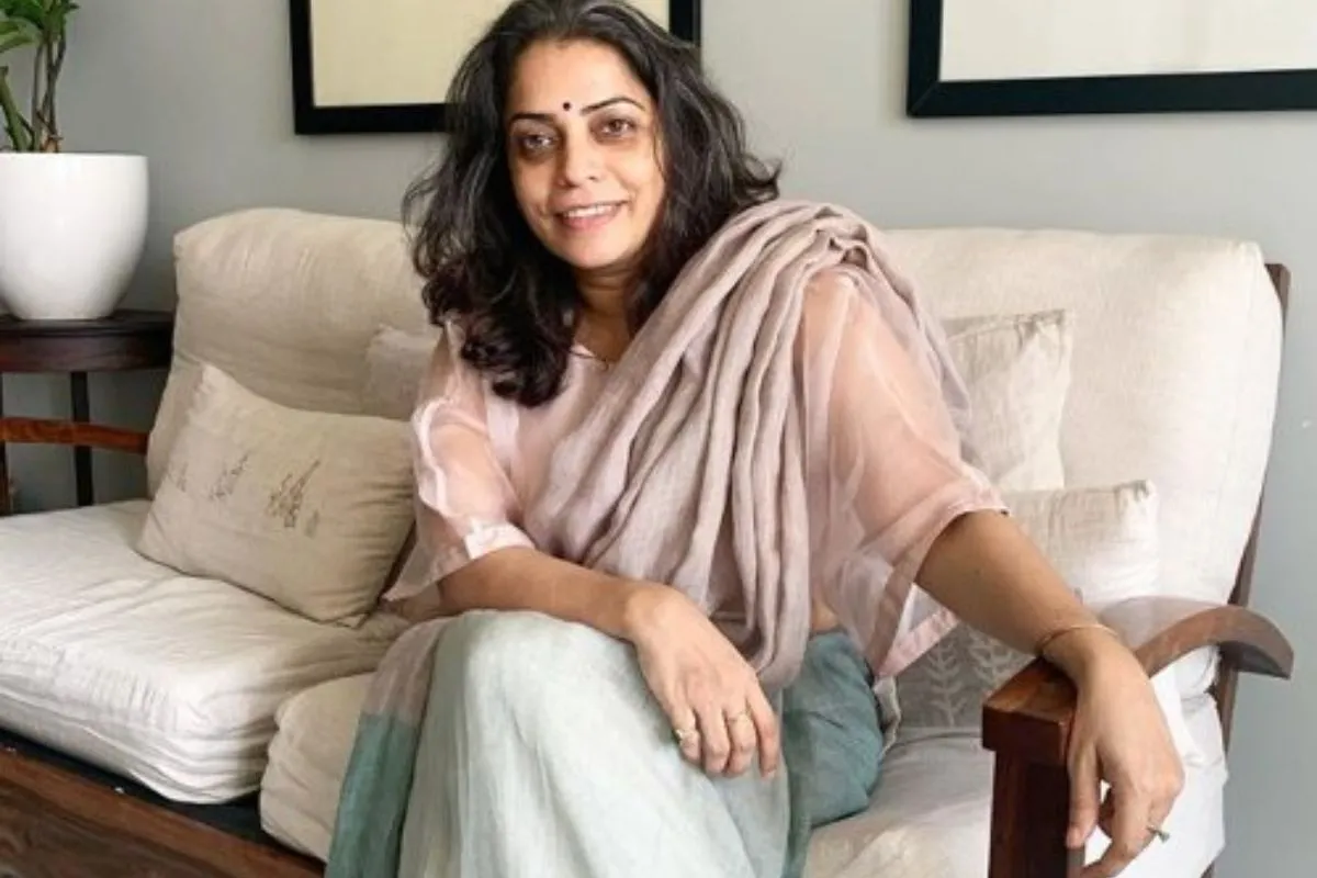 How Anavila Misra Made Linen Sarees Impossible To Ignore 1 How Anavila Misra Made Linen Sarees Impossible To Ignore