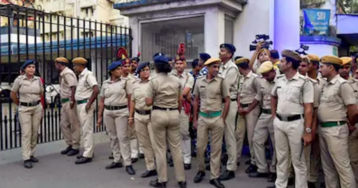Ec Shakes Up Bengal Police Force: 12 Senior Officers Transferred Ahead Of Phase 1 Polls 1 Ec Shakes Up Bengal Police Force: 12 Senior Officers Transferred Ahead Of Phase 1 Polls