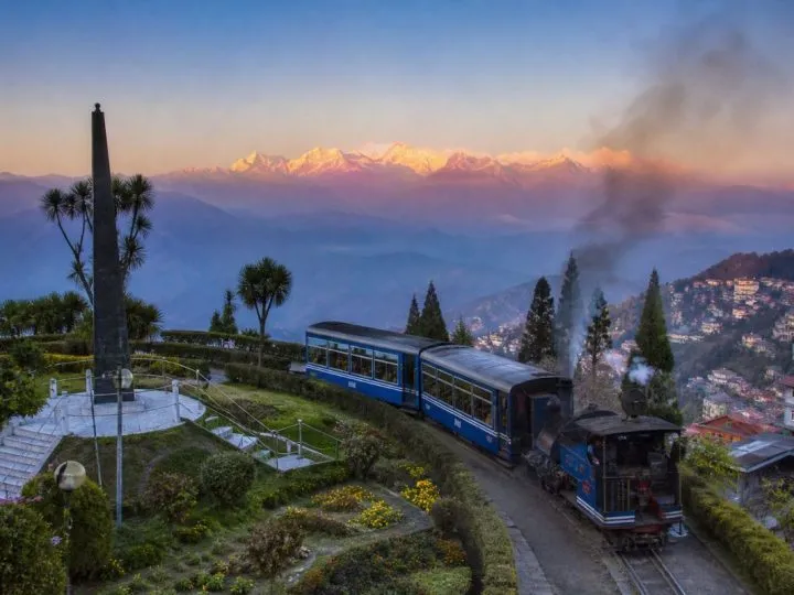 Travel To Darjeeling The Queen Of The Hills