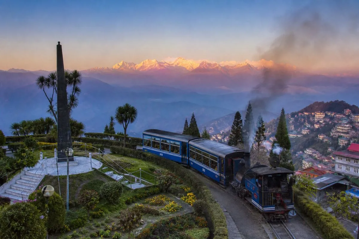 Travel To Darjeeling The Queen Of The Hills 1 Travel To Darjeeling The Queen Of The Hills