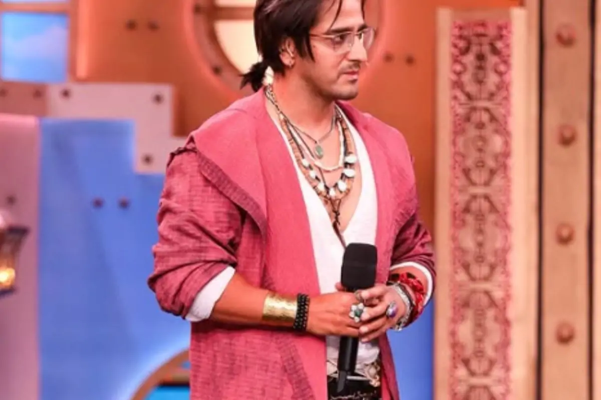 Who Is Qazi Touqeer? The Kashmiri Singer Who Once Shared Stage With Arijit Singh 1 Who Is Qazi Touqeer? The Kashmiri Singer Who Once Shared Stage With Arijit Singh
